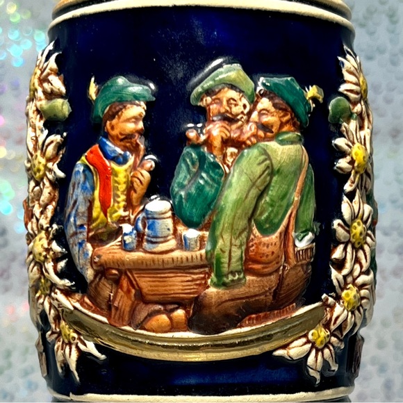 Vintage German Decorative Beer Stein W/ Lid - Three Men w/ Pipes - Picture 5 of 11